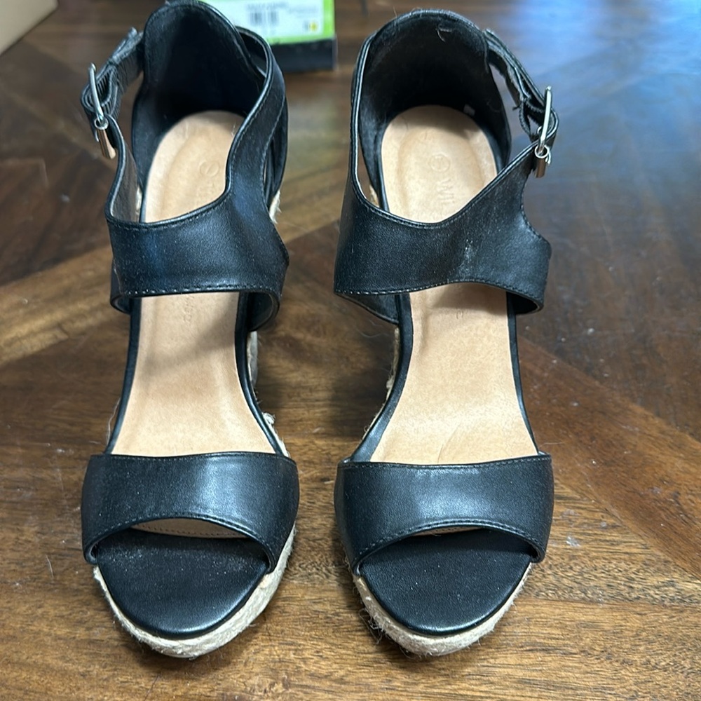 Black wedge